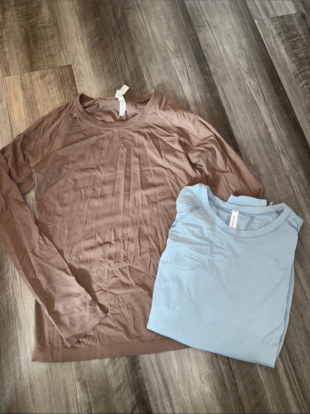 Athleta shirt bundle medium long sleeve brown light blue athletic women’s run